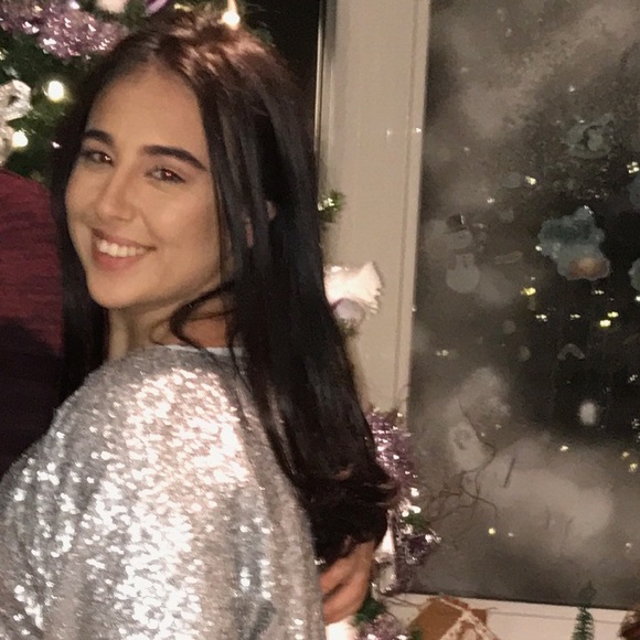 Meet your Posher, Anna - Picture 4 of 4